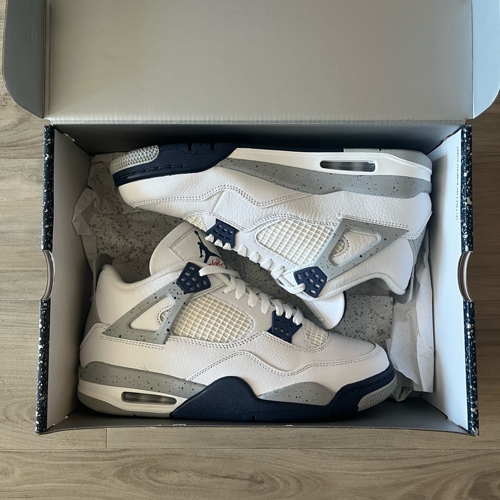 Air Jordan 4 Retro